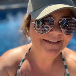 Meet your Posher, Paula